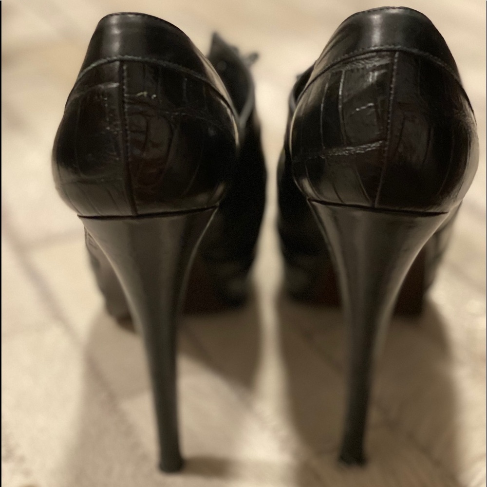 Stuart Weitzman Shoes - Picture 4 of 8
